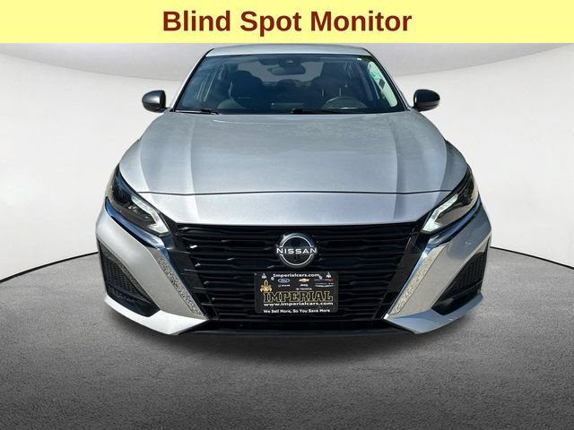 Used 2024 Nissan Altima 2.5 SV AWD/4WD image 4