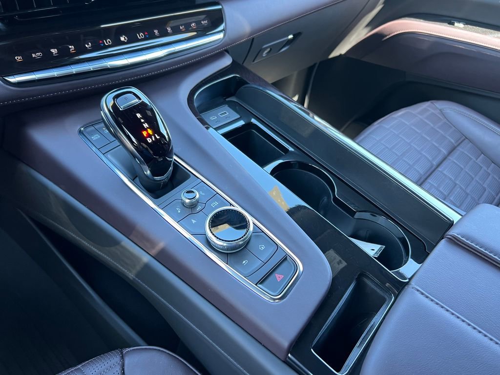 Certified 2024 Cadillac Escalade Premium Luxury Platinum AWD/4WD image 65