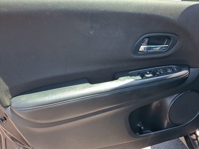 Used 2018 Honda HR-V LX image 14