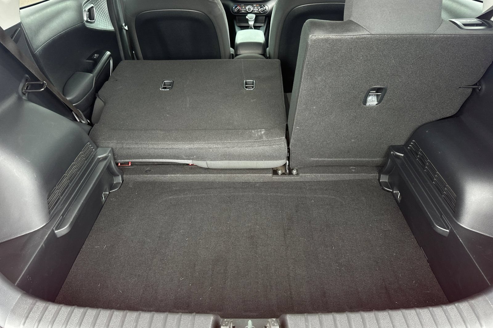 Used 2024 Kia Soul LX w/ Option Group 015 FWD image 15