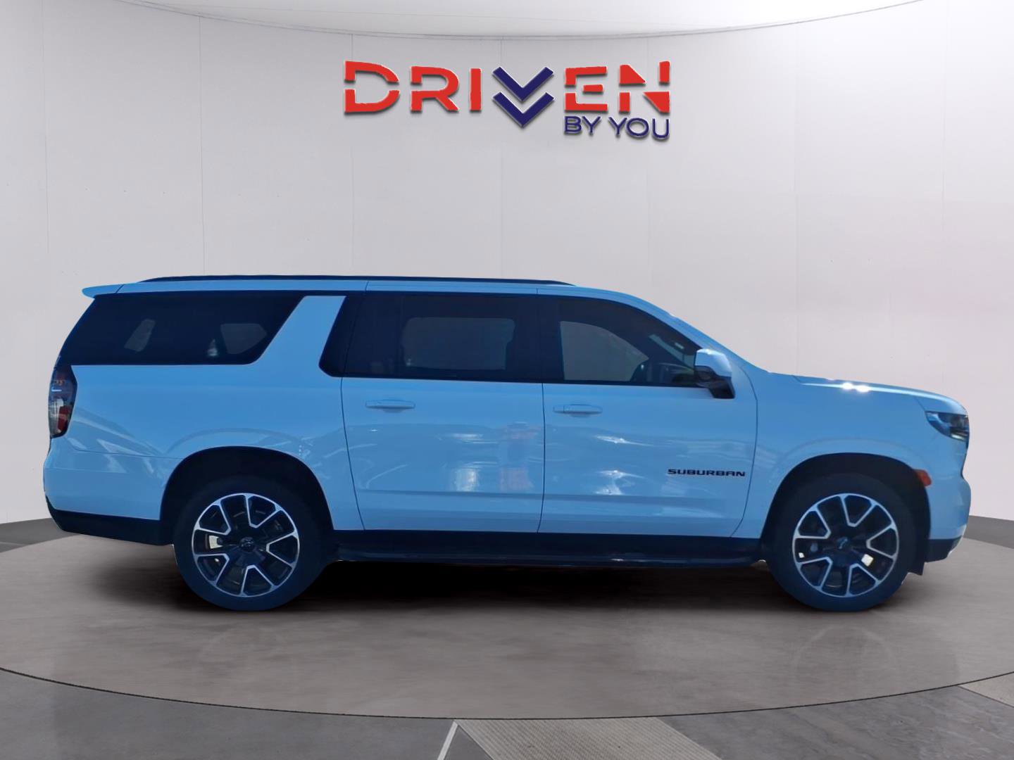 Used 2023 Chevrolet Suburban RST w/ Luxury Package image 4