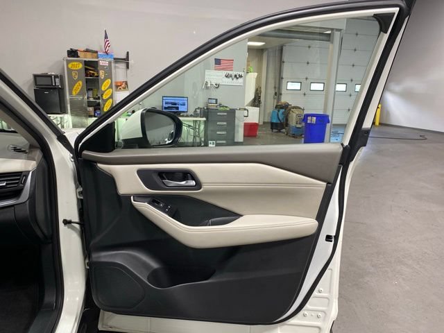 Certified 2023 Nissan Rogue SV w/ SV Premium B Package AWD/4WD image 29