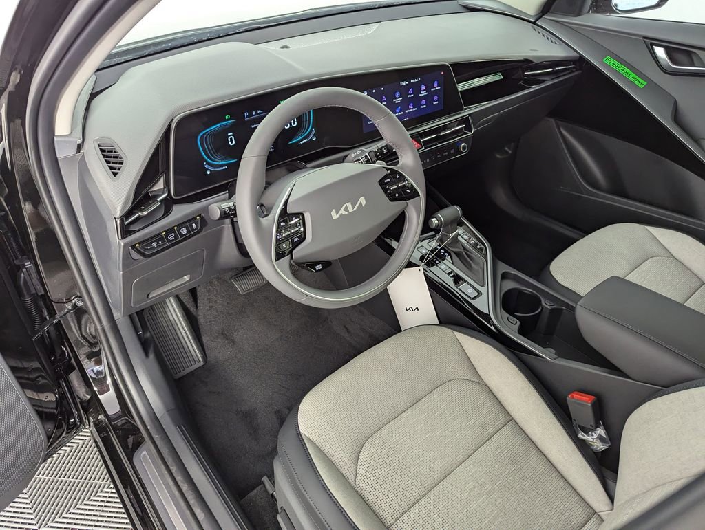 New 2025 Kia Niro SX image 11