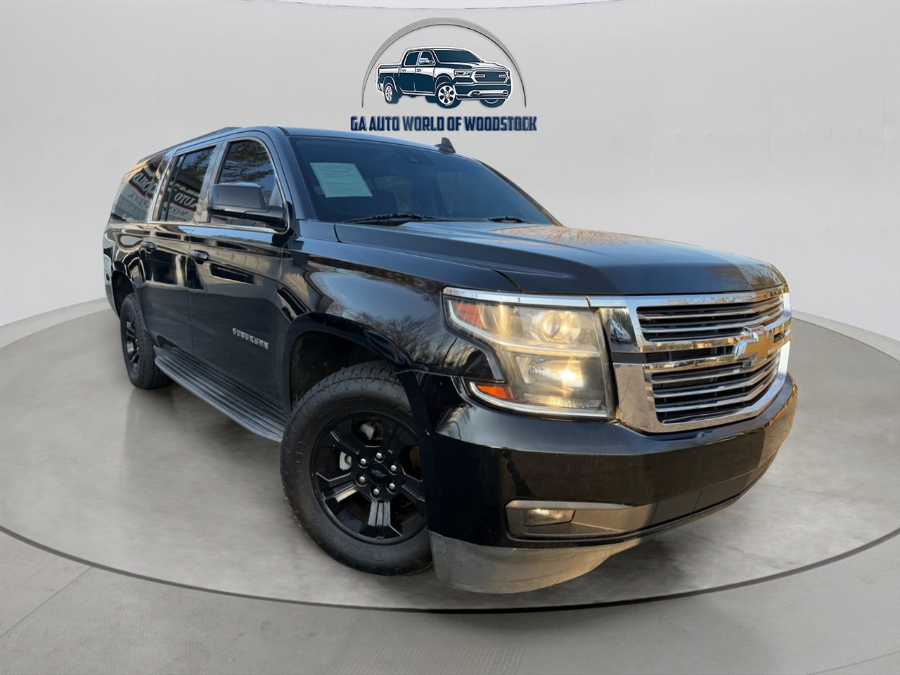 Used 2016 Chevrolet Suburban LT RWD image 11