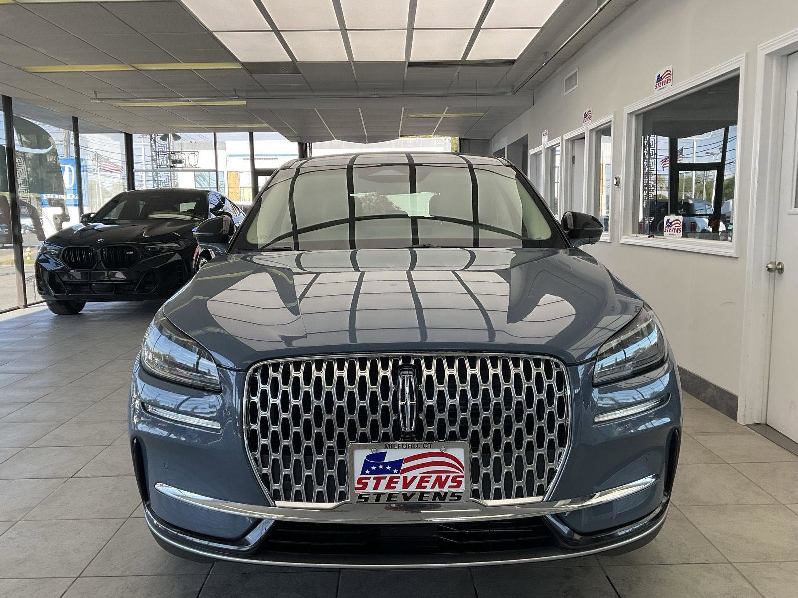 Used 2023 Lincoln Corsair AWD w/ Equipment Group 101A image 2