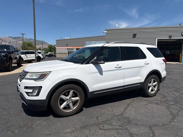 Used 2017 Ford Explorer XLT AWD/4WD image 17