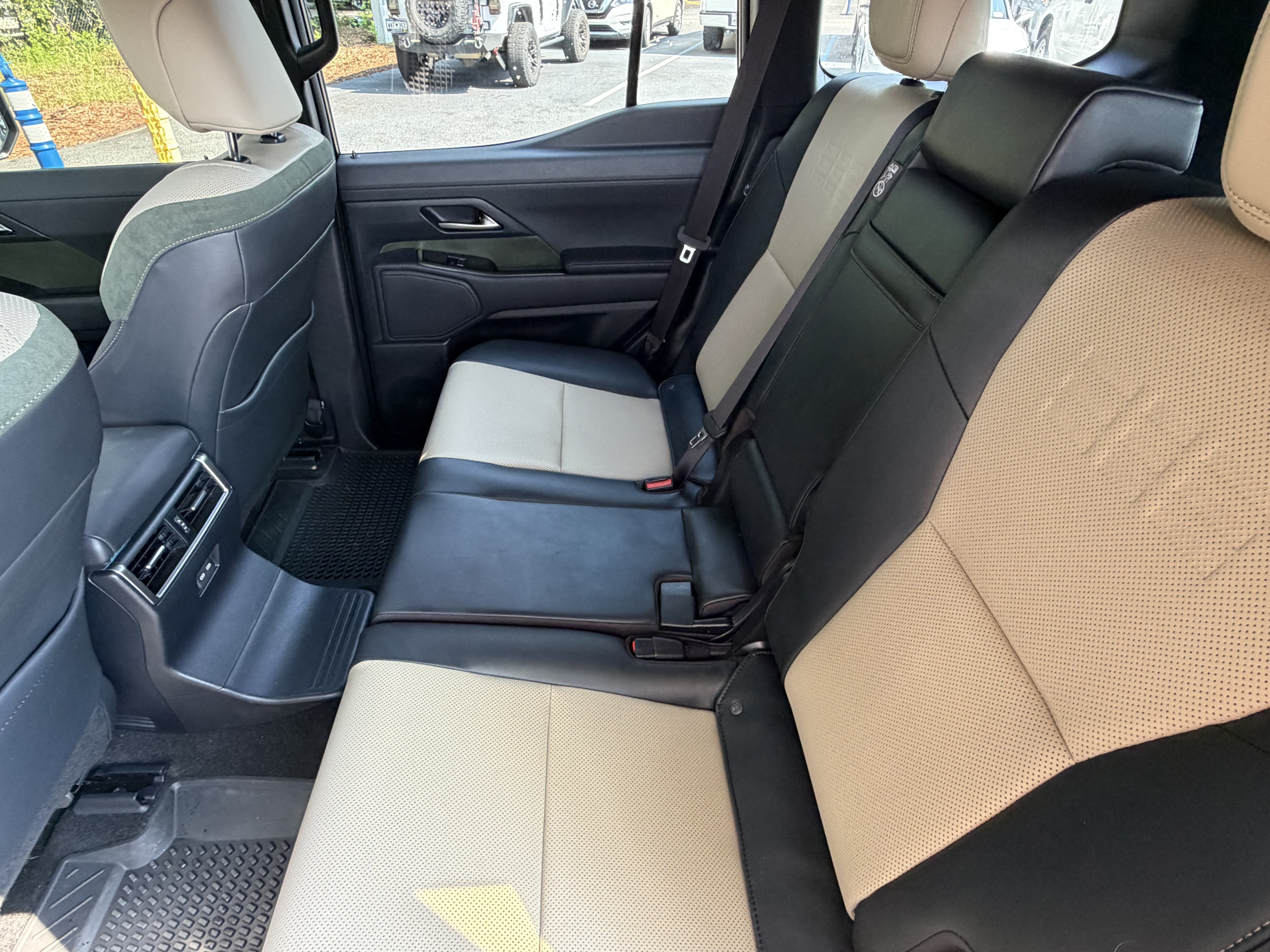 Certified 2025 Lexus GX 550 AWD/4WD image 31