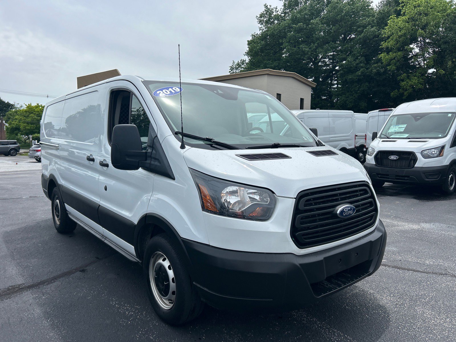 Certified 2019 Ford Transit 150 130 Low Roof RWD image 3