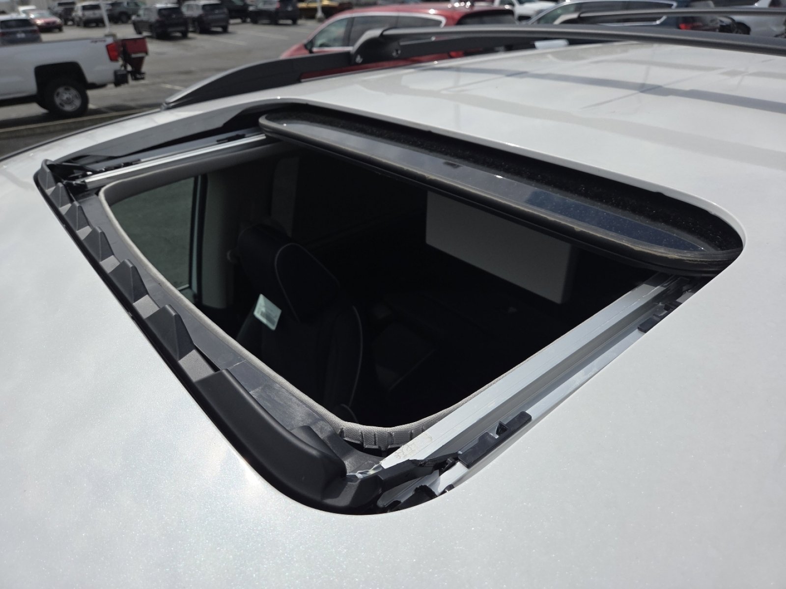 New 2026 Honda Odyssey Touring image 3