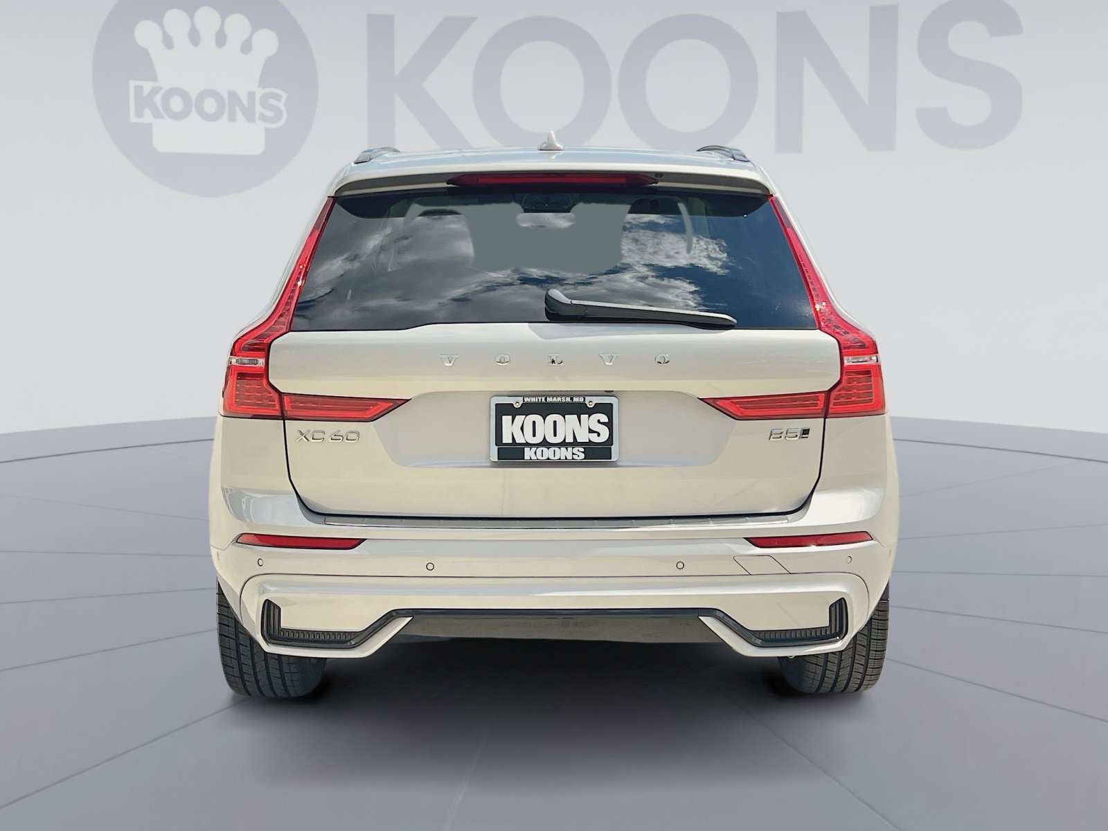 Certified 2023 Volvo XC60 B5 Plus w/ Protection Package Premier AWD/4WD image 15