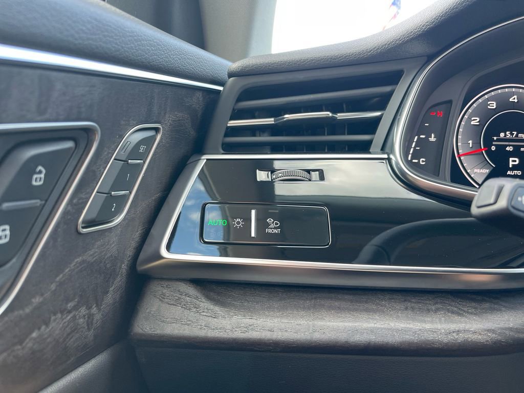 Used 2024 Audi Q8 Prestige image 26