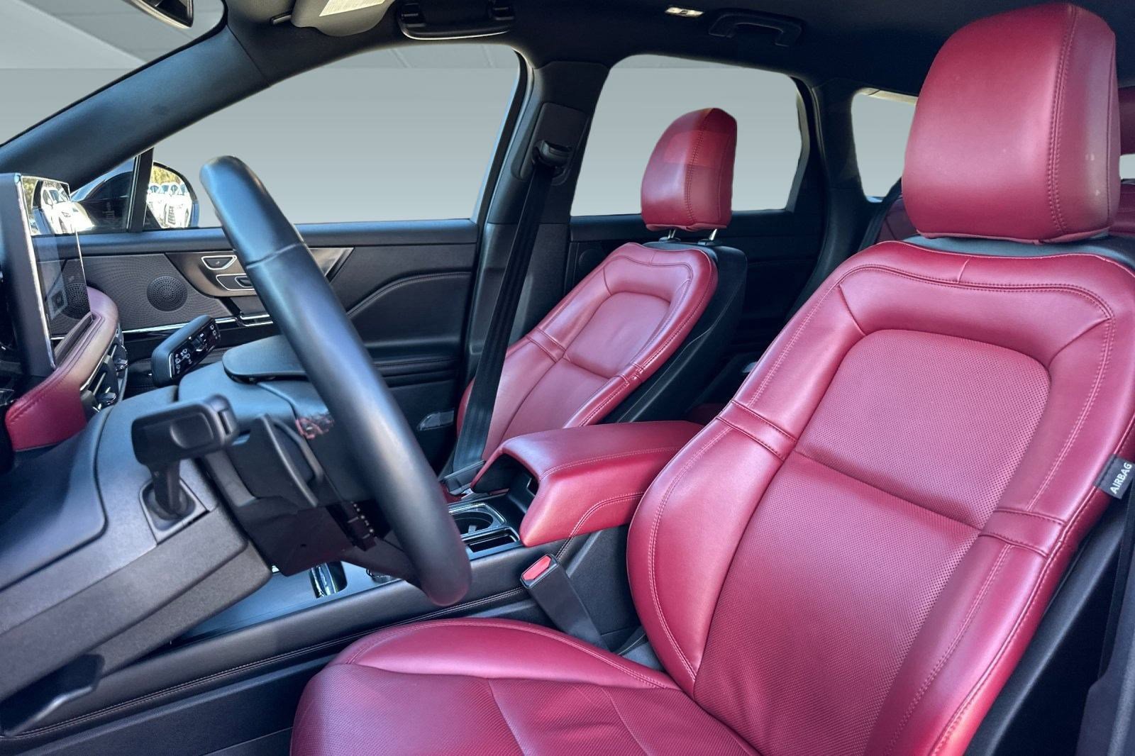 Used 2023 Lincoln Corsair Reserve w/ Jet Appearance Package image 17