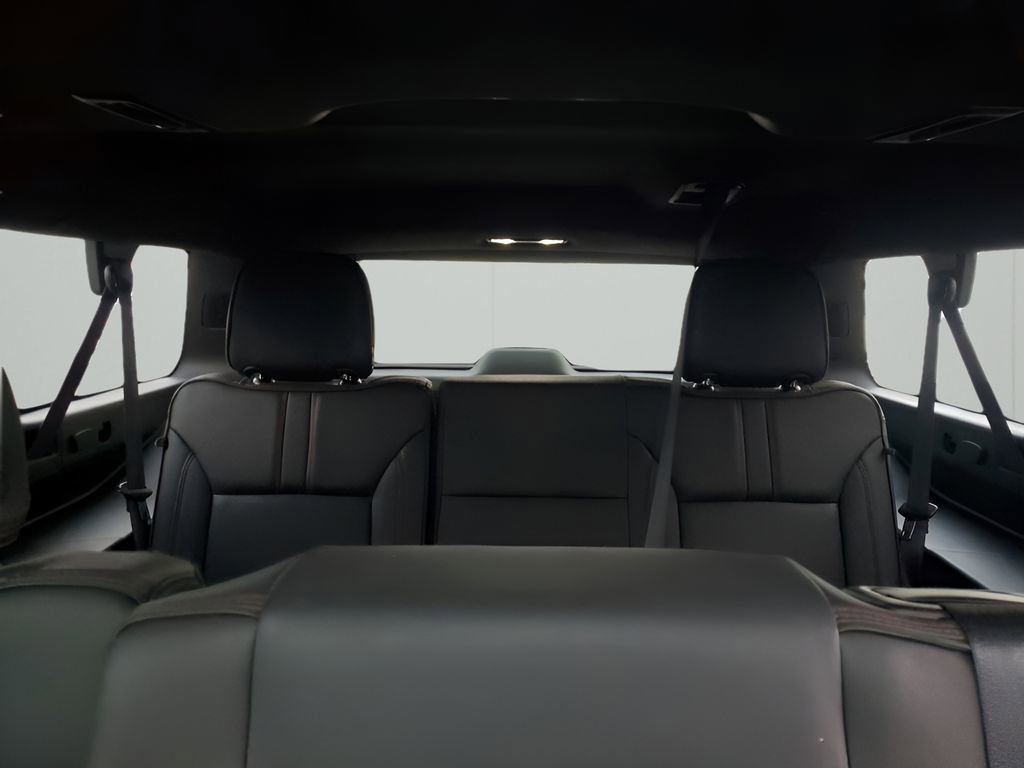 Used 2023 Chevrolet Suburban RST image 25
