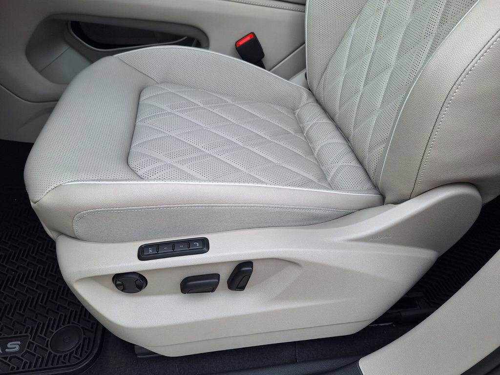 New 2026 Volkswagen Atlas SEL Premium R-Line image 10