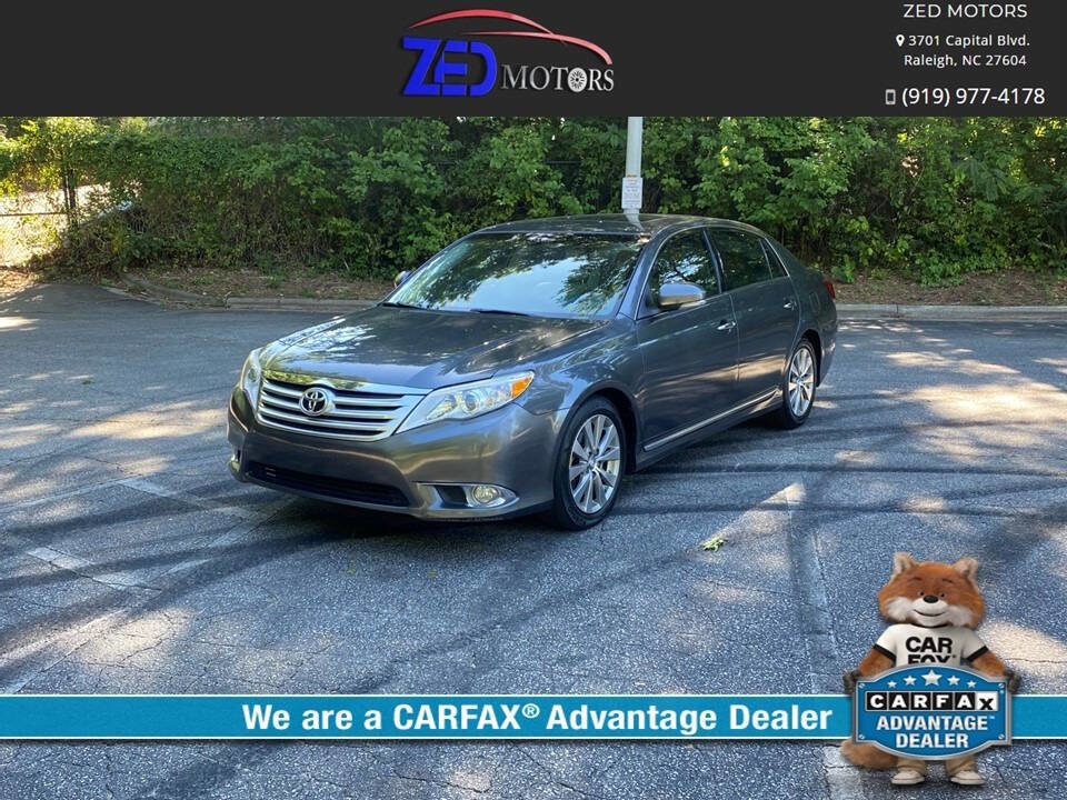 Used 2012 Toyota Avalon Limited FWD image 1