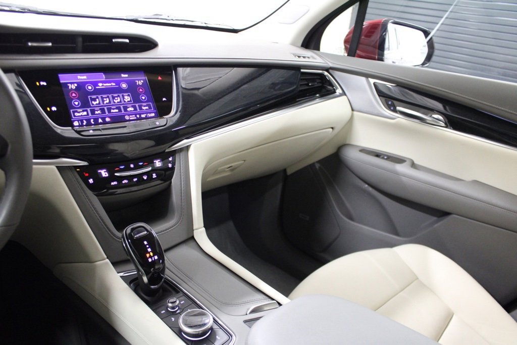 Used 2024 Cadillac XT6 Premium Luxury image 21