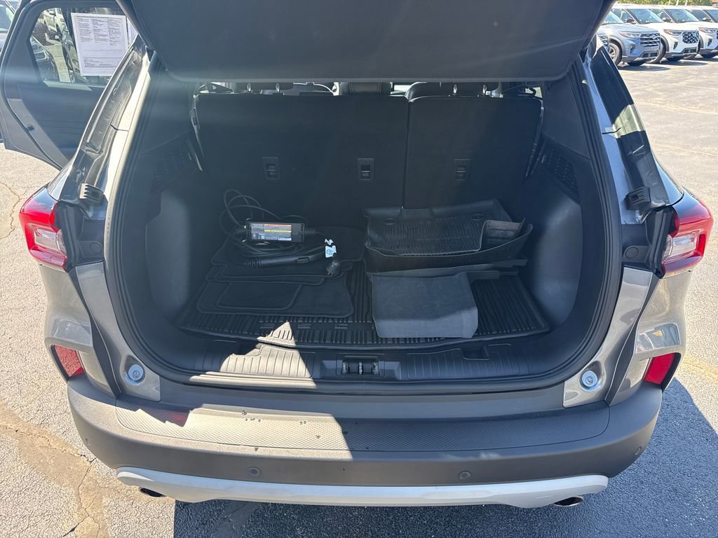 Used 2025 Ford Escape SE FWD image 31