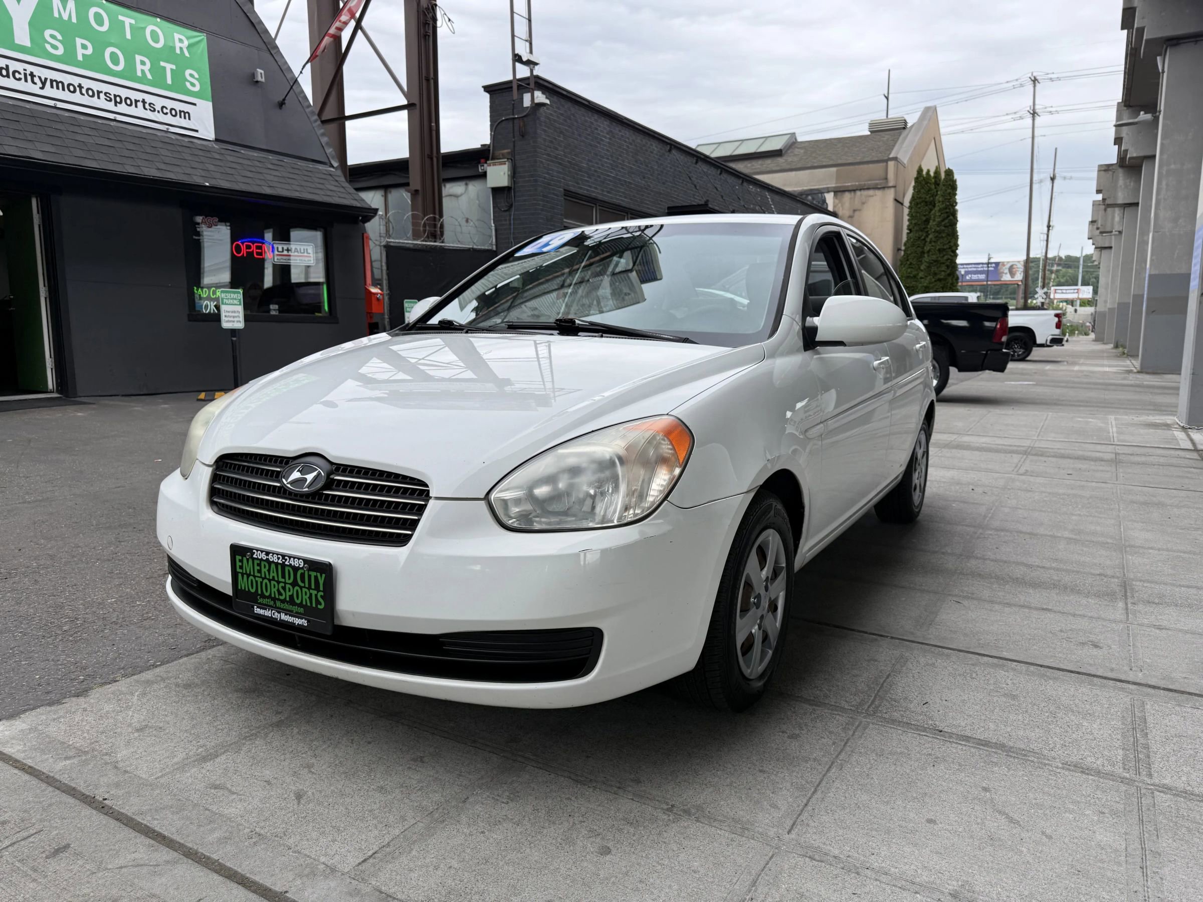 Used 2009 Hyundai Accent GLS w/ Premium Pkg 6