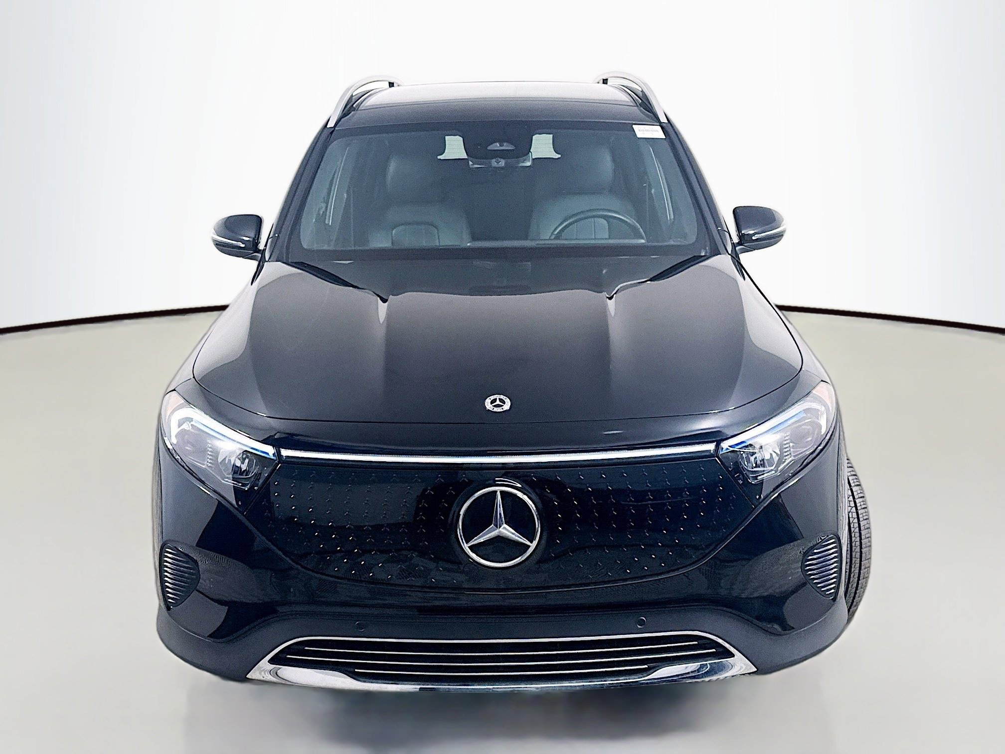 Used 2024 Mercedes-Benz EQB 300 4MATIC image 2