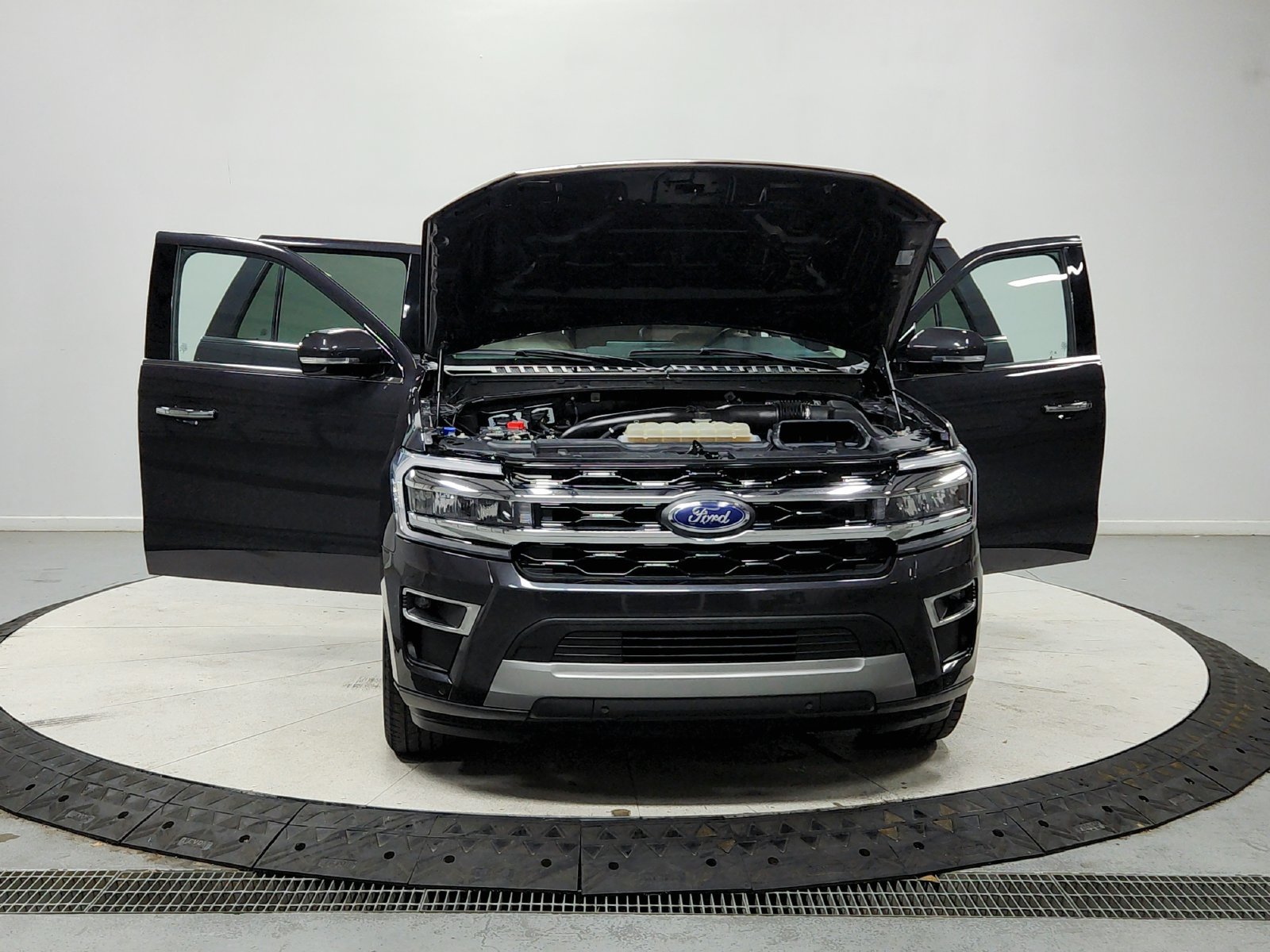 Used 2024 Ford Expedition Limited RWD image 11