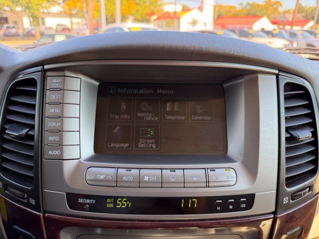 Used 2006 Toyota Land Cruiser w/ Convenience Pkg AWD/4WD image 47