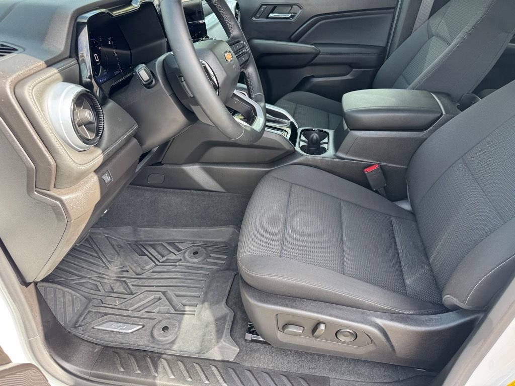 Used 2023 Chevrolet Colorado LT w/ LT Convenience Package II image 9