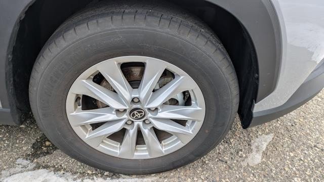 Used 2025 Toyota Corolla Cross LE image 24
