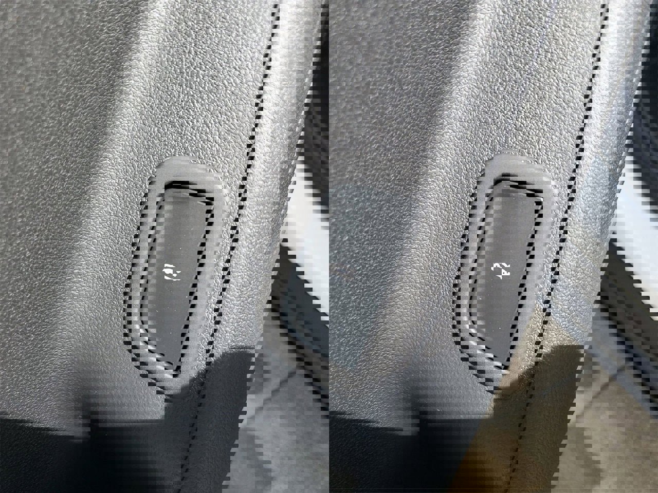 New 2026 Chevrolet Traverse LT image 17