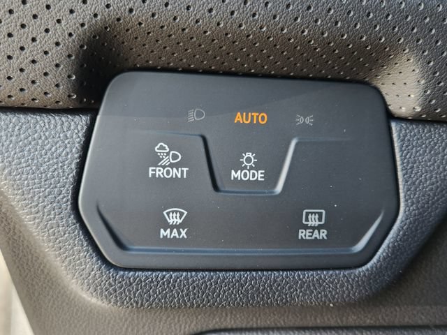 New 2026 Volkswagen Atlas Cross Sport SEL Premium R-Line AWD/4WD image 30