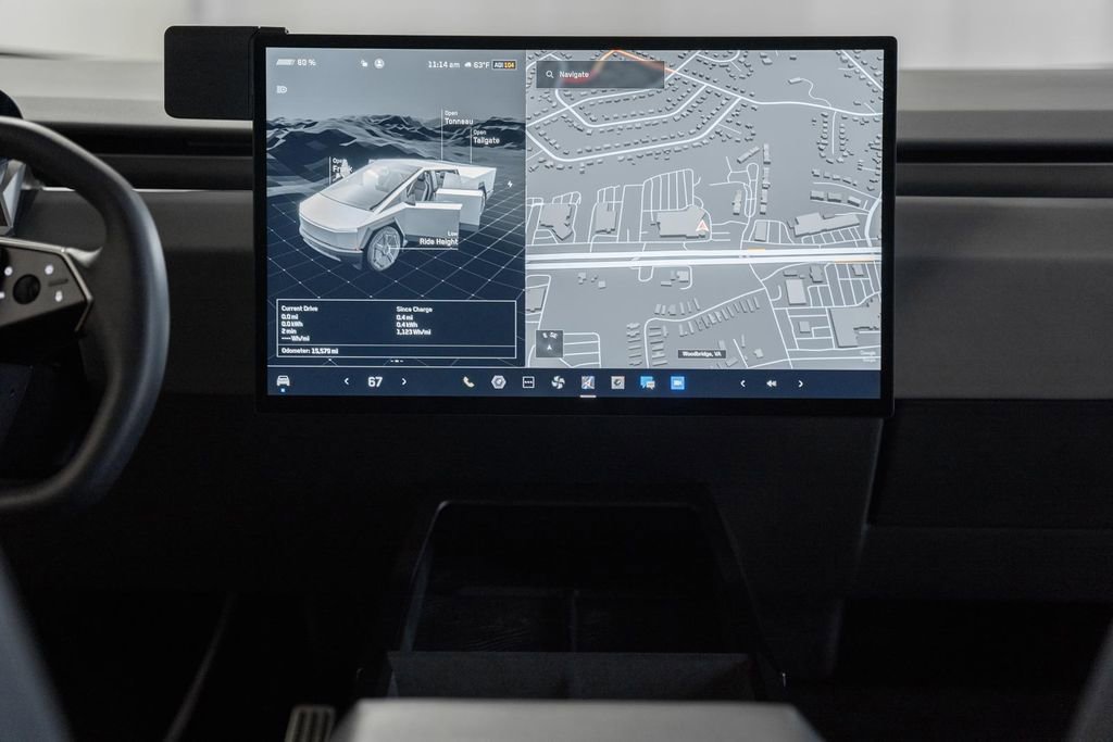 Used 2024 Tesla Cybertruck AWD Crew Cab image 29