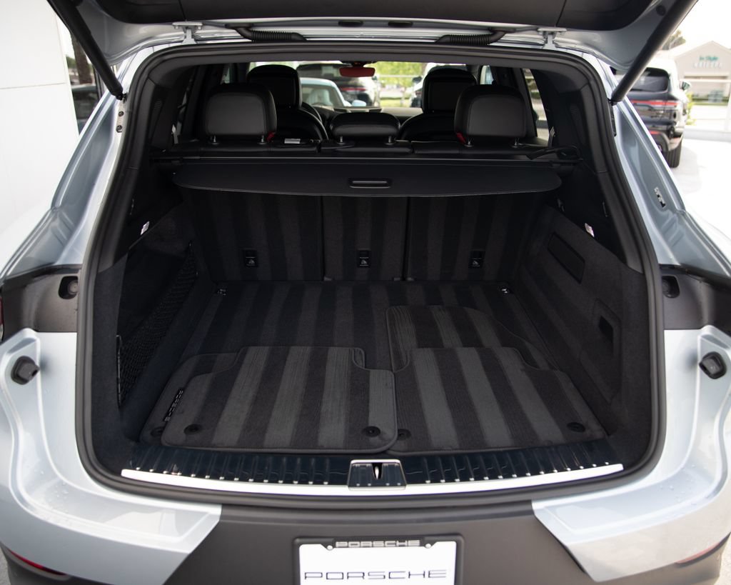 Certified 2026 Porsche Cayenne AWD/4WD image 21
