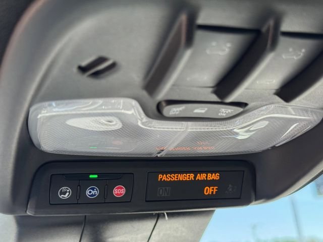 Used 2024 Chevrolet Colorado ZR2 w/ ZR2 Convenience Package III AWD/4WD image 24