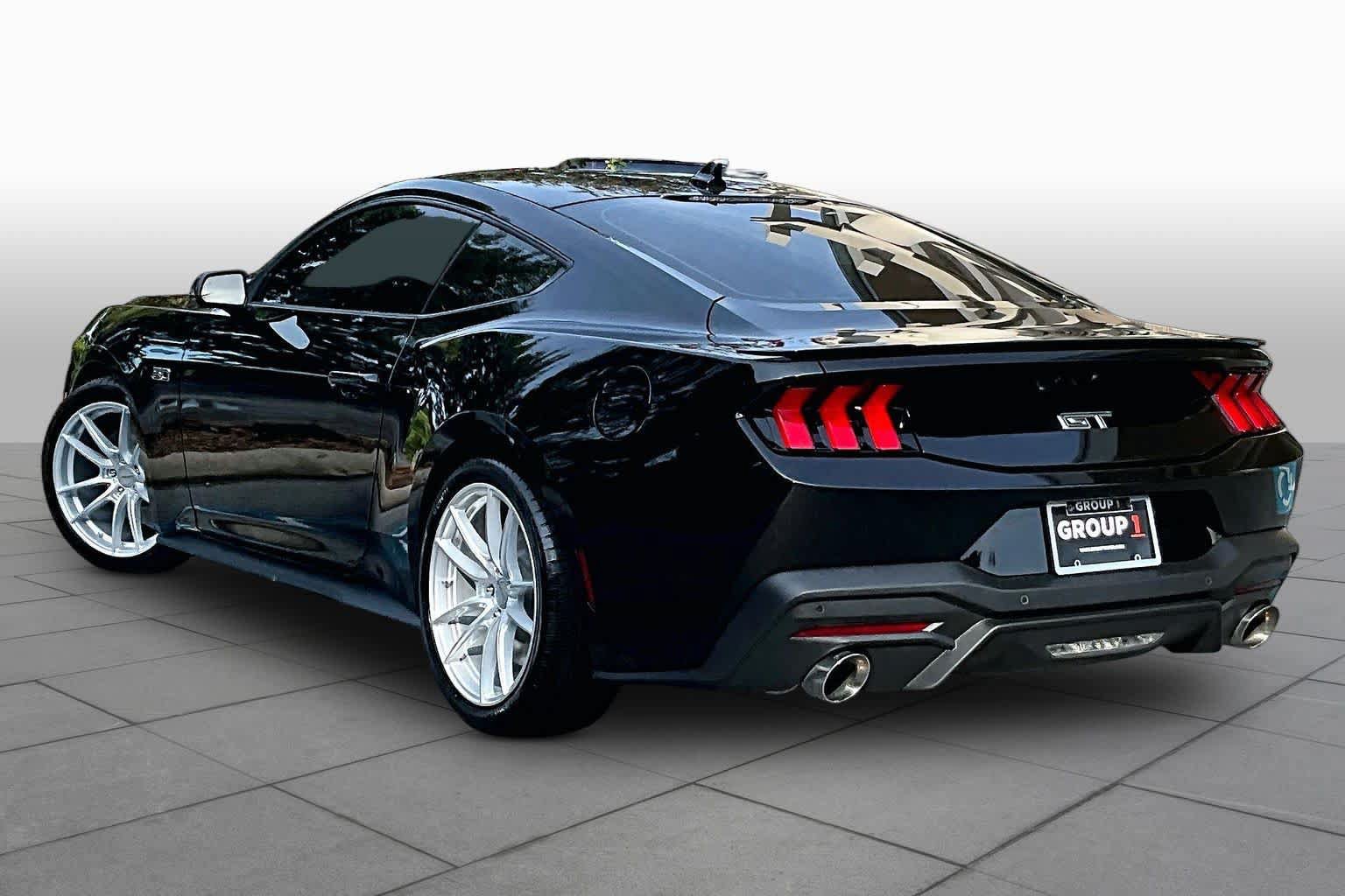 Used 2025 Ford Mustang GT RWD image 10