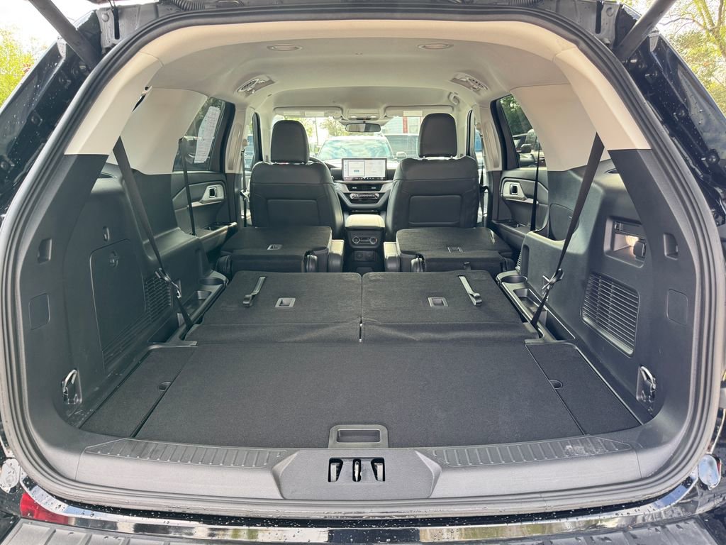 Used 2025 Ford Explorer Active w/ Active Comfort Package AWD/4WD image 12