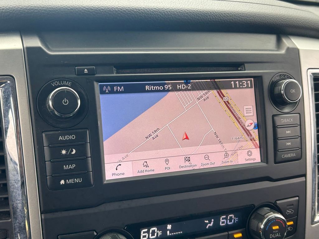 Used 2019 Nissan Titan SV w/ SV Convenience Package image 9