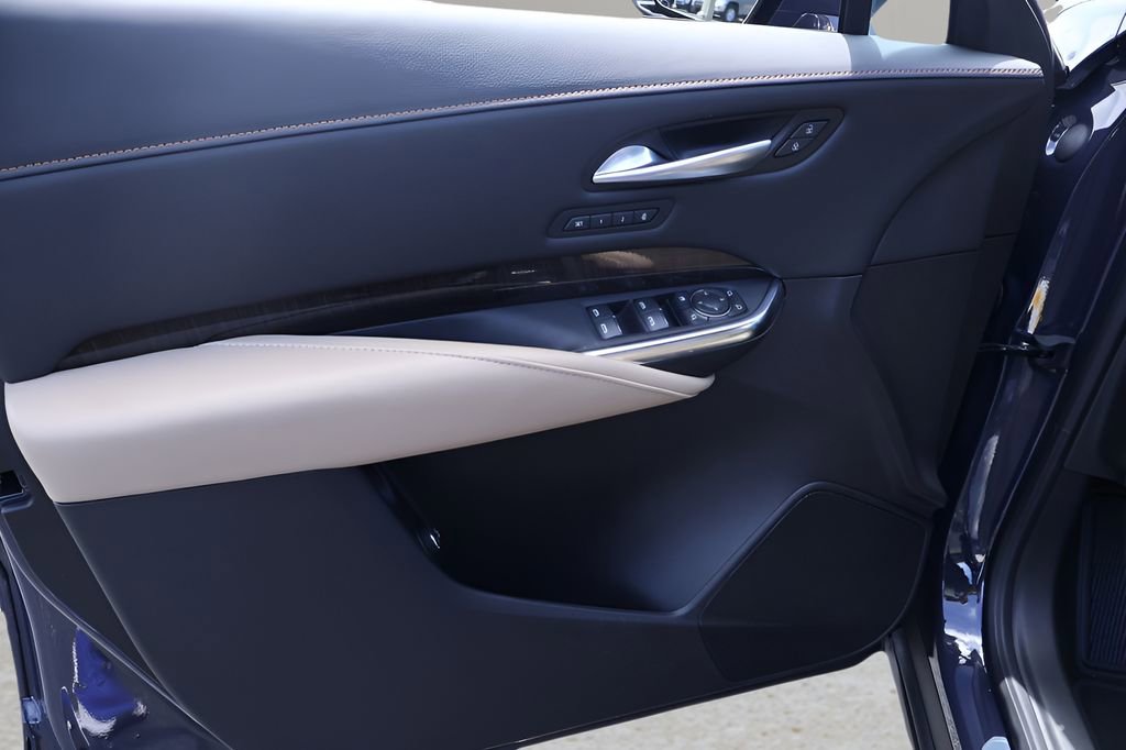 Certified 2024 Cadillac XT4 Premium Luxury image 9