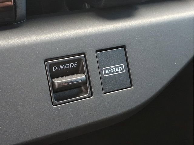 New 2026 Nissan Leaf FWD image 14