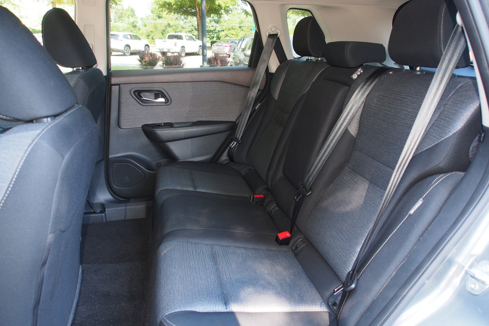 Used 2023 Nissan Rogue SV FWD image 18