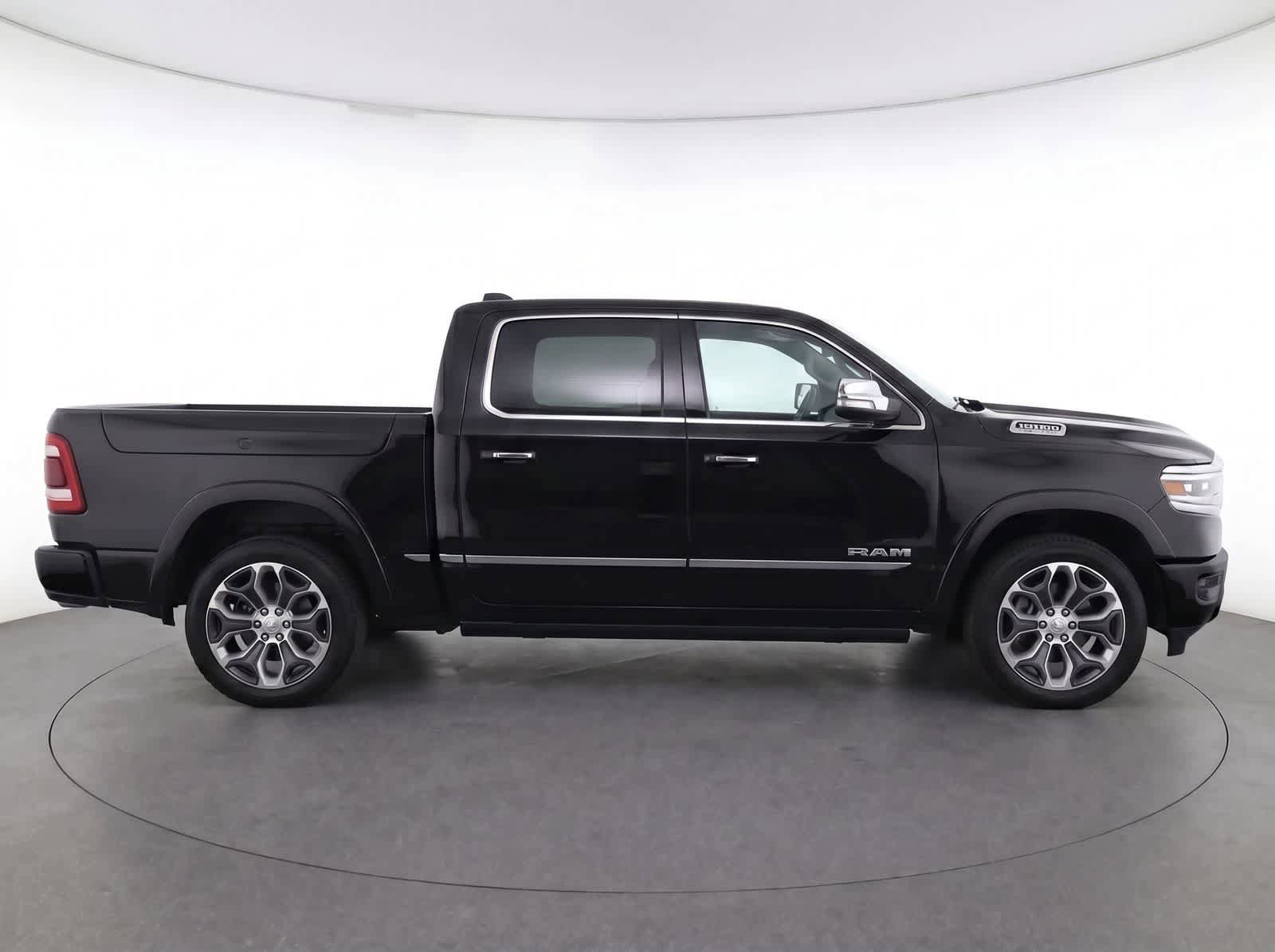 Used 2024 RAM 1500 Limited AWD/4WD image 8
