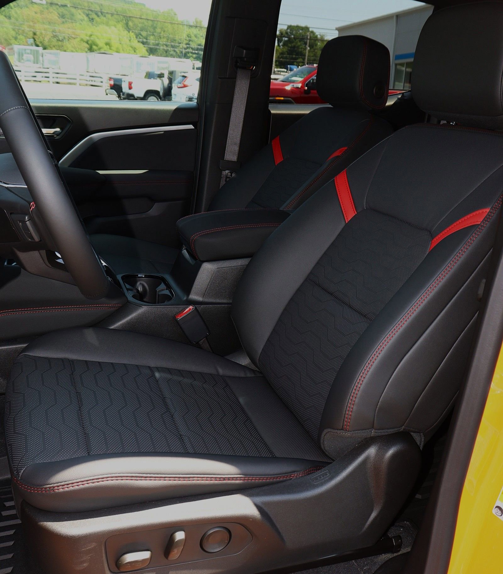 New 2026 Chevrolet Colorado Z71 w/ Z71 Convenience Package 2 image 17