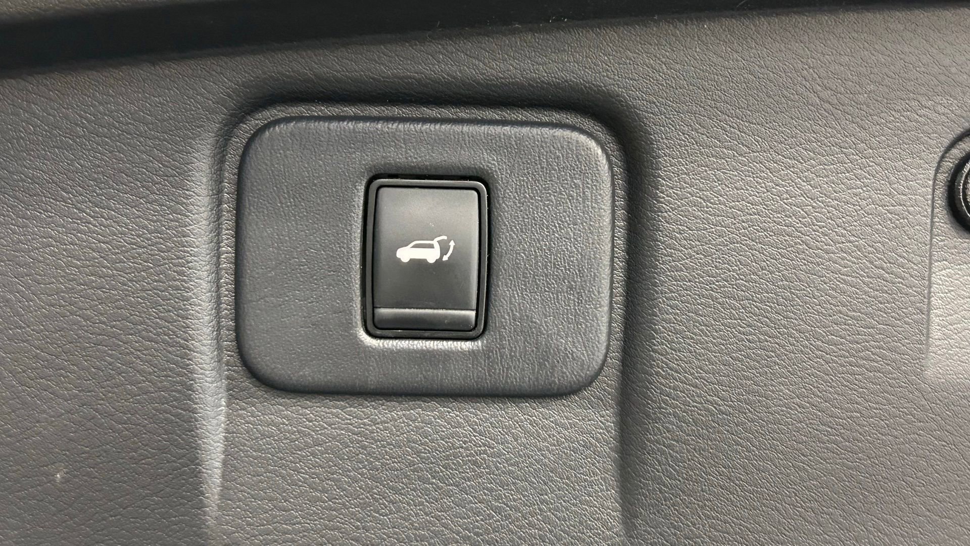 Used 2017 Nissan Murano Platinum w/ Platinum Technology Package AWD/4WD image 29
