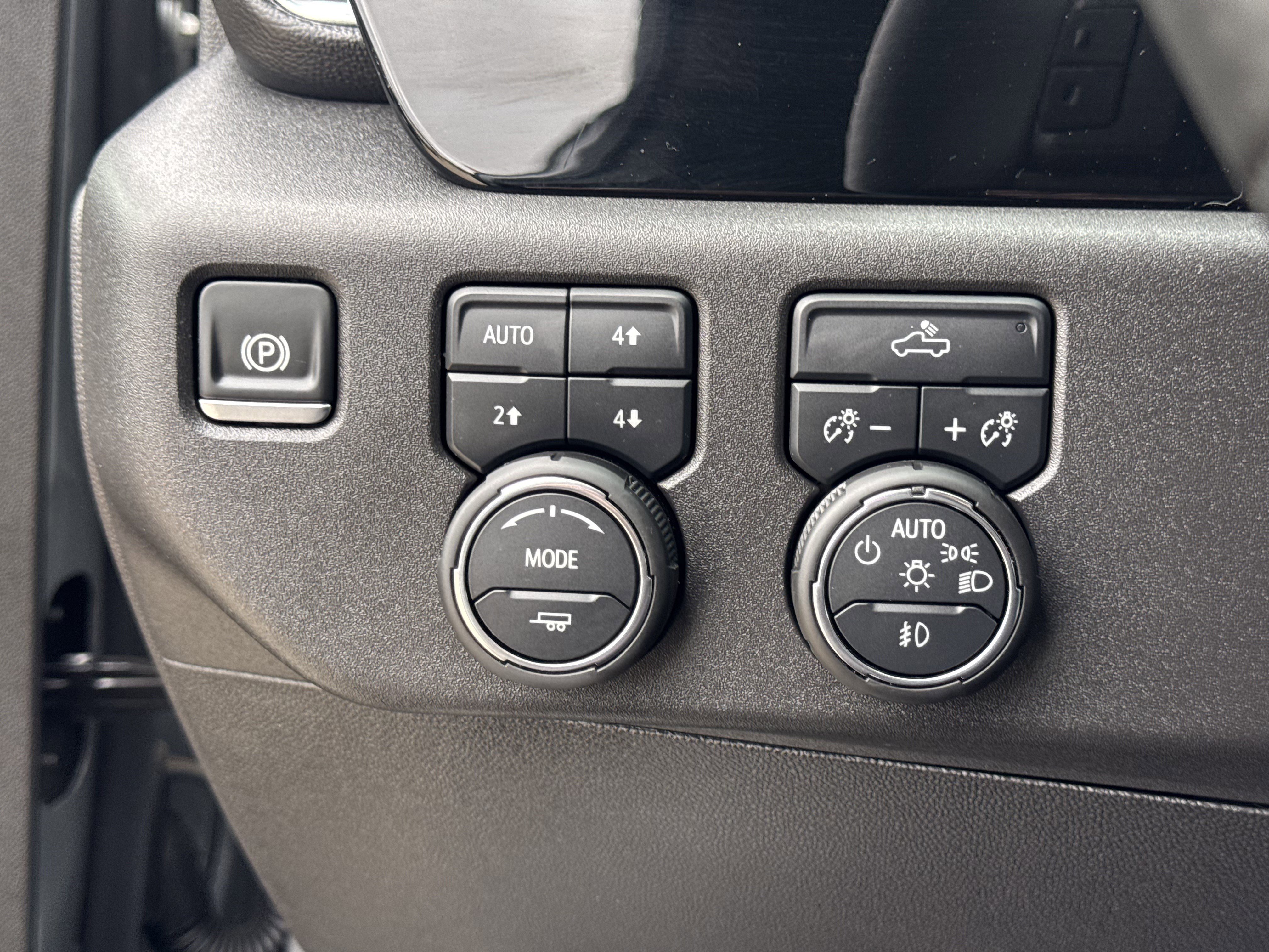 Used 2025 Chevrolet Silverado 1500 LT Trail Boss w/ Convenience Package II image 23