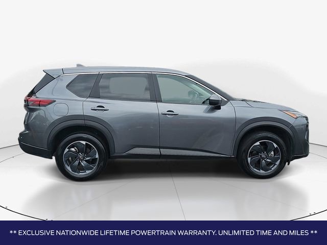 Used 2025 Nissan Rogue SV AWD/4WD image 3