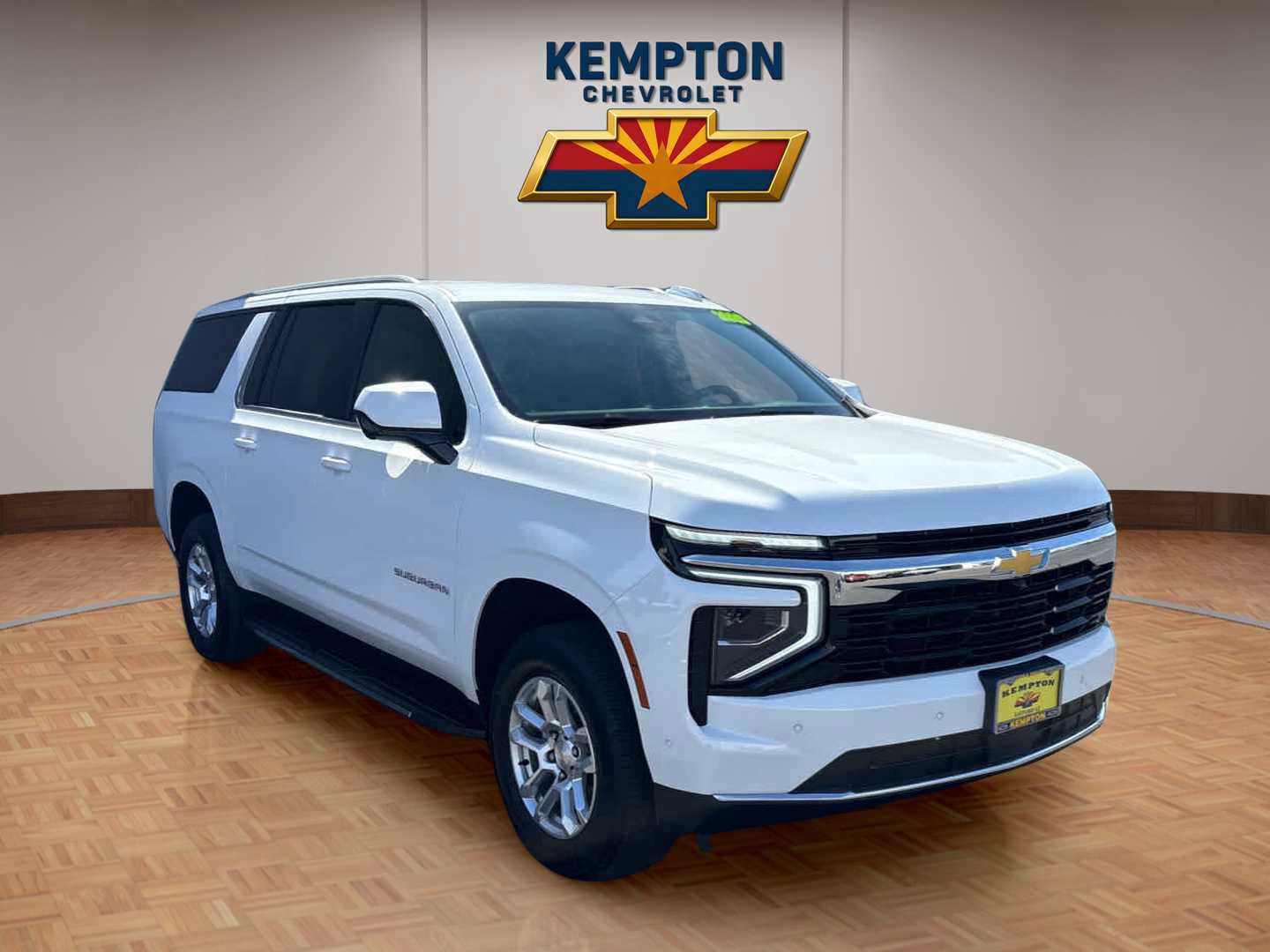 Used 2025 Chevrolet Suburban LS RWD image 8
