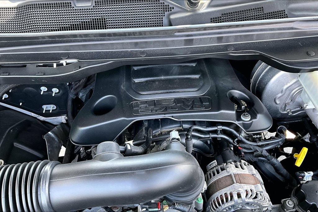 Used 2019 RAM 1500 Laramie w/ Sport Appearance Package AWD/4WD image 32
