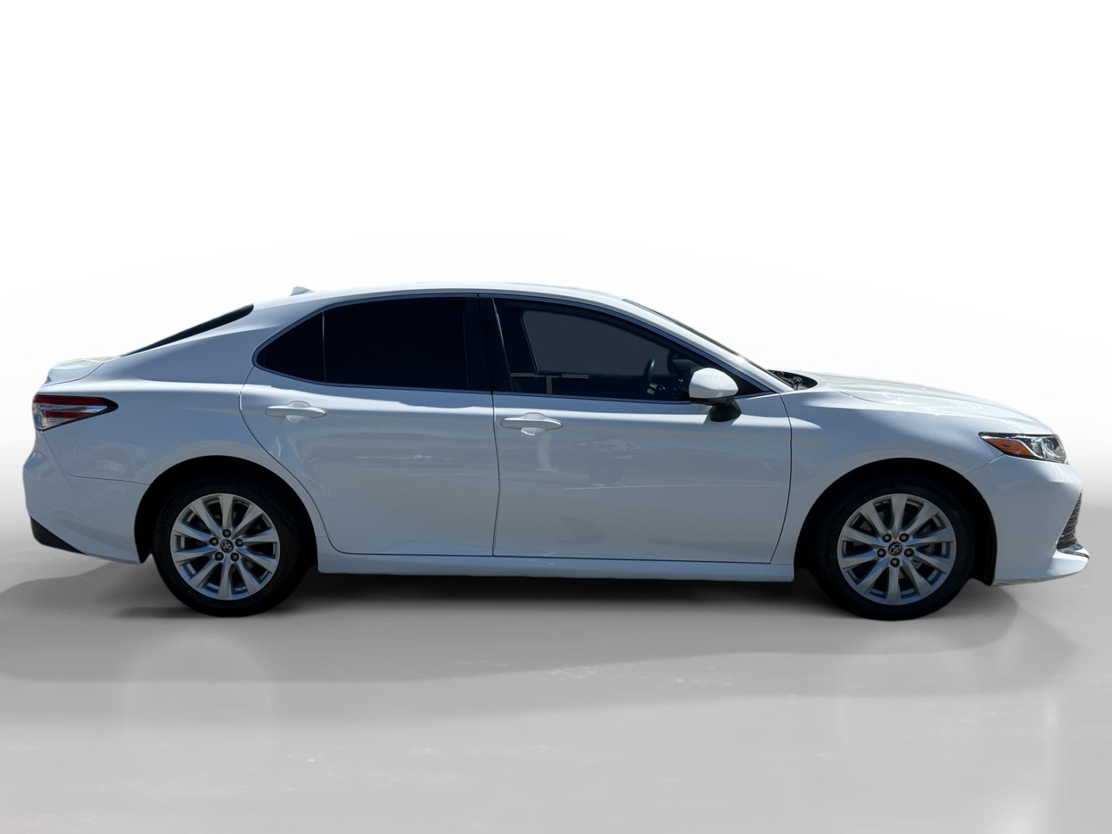 Used 2019 Toyota Camry LE w/ Carpet Mat Package FWD image 6