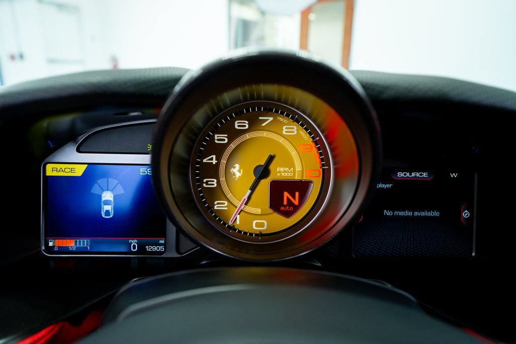 Used 2020 Ferrari 812 Superfast RWD image 85
