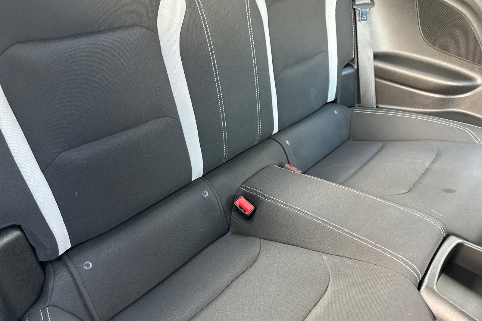 Used 2020 Chevrolet Camaro LT image 17