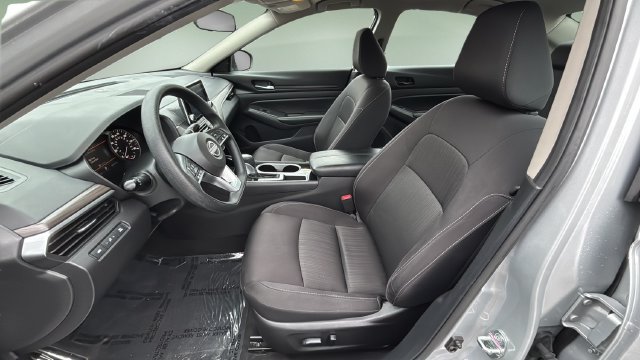 Used 2024 Nissan Altima 2.5 SV FWD image 18