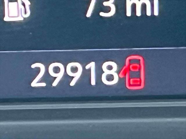 Used 2022 Buick Enclave Essence w/ Sport Touring Edition image 27